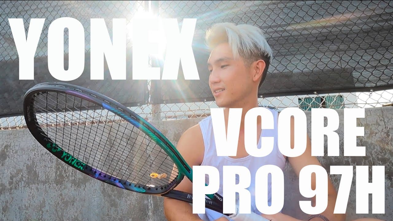 Playing with the YONEX VCORE PRO 97H (2021)